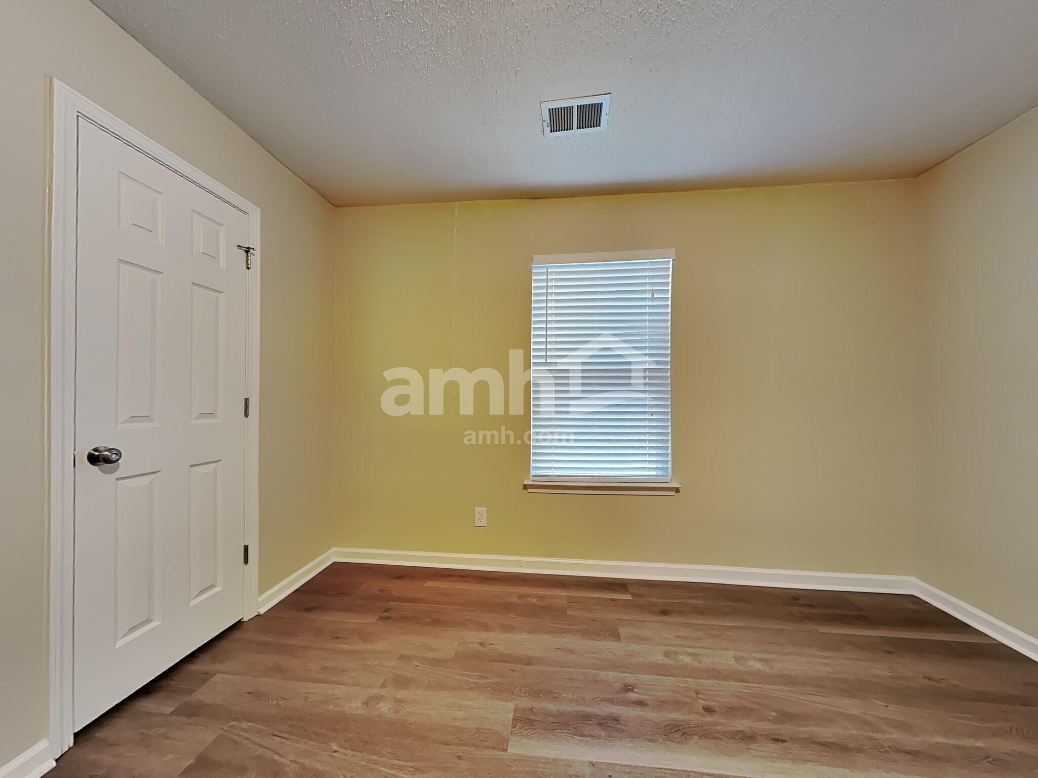 Building Photo - 13 Holly Springs Cir