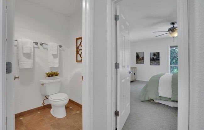 Building Photo - APART