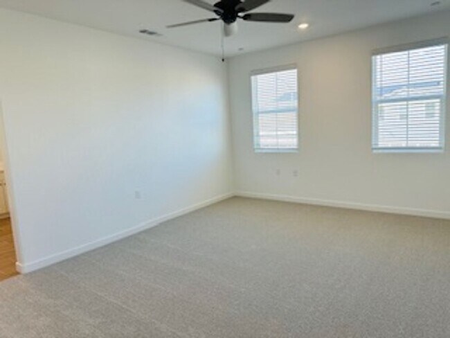 Building Photo - $500 Move In Bonus $2,695 Heritage Grove 3 Bed+Loft Home, Solar, Clovis & Shepherd - Plum Tree Ave.