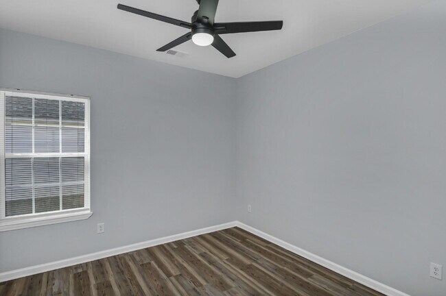 Building Photo - 32 Roberson St