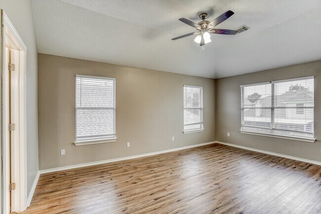 Building Photo - 6363 Bright Falls Ln