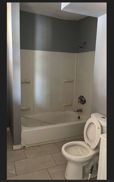 Building Photo - 13 Poplar Pl