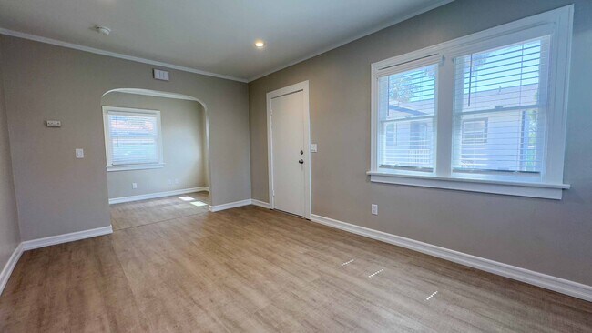 Building Photo - DL Georgia