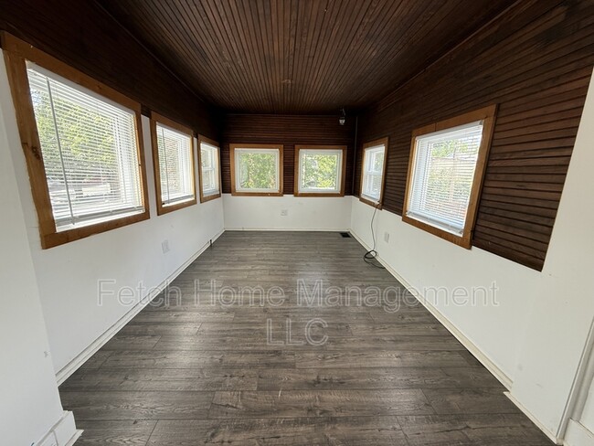 Building Photo - 138 Coral St
