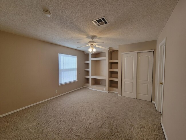 Building Photo - 3605 Tierra Zafiro Dr