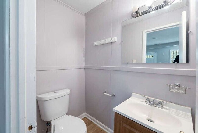 Building Photo - 431 Bussey Ave