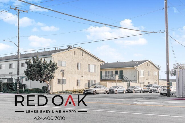 Building Photo - 3015 N Santa Fe Ave