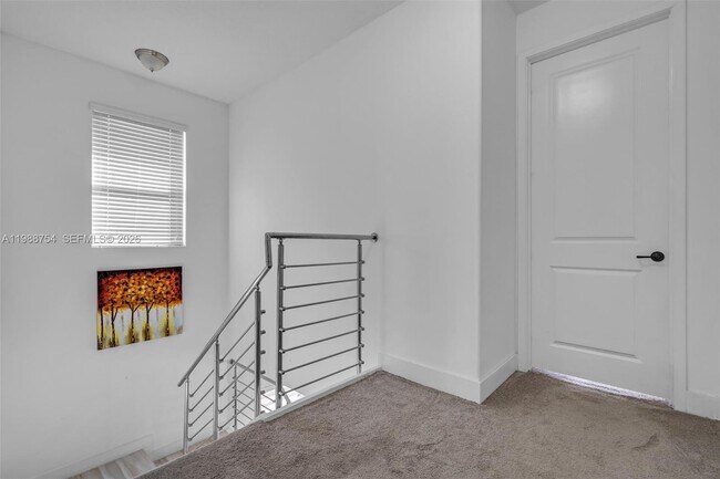 Building Photo - 3332 W 95th Terrace