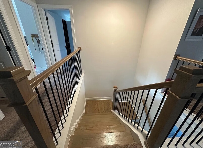 Building Photo - Room in House on Benjamin Dr