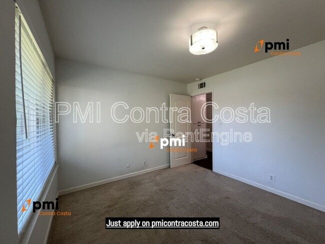 Building Photo - 2690 Waltrip Ln