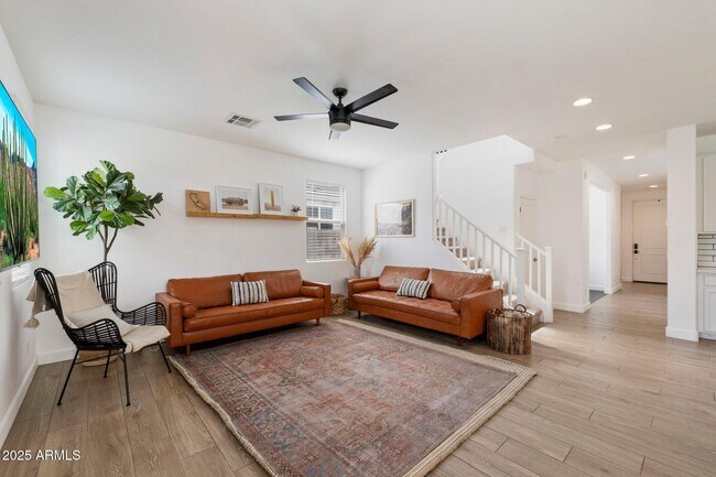 Building Photo - 512 E Bamboo Ln