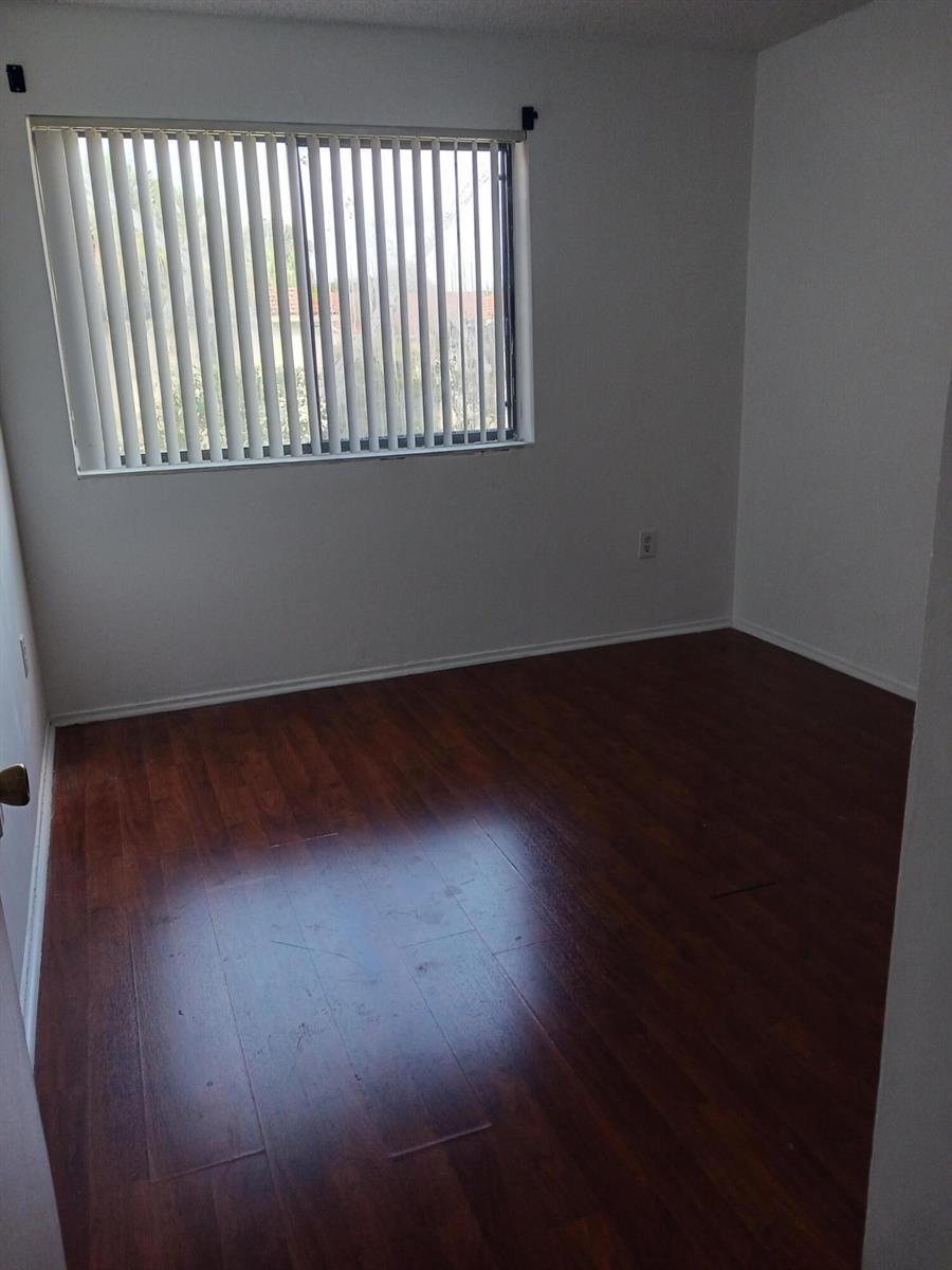 Building Photo - 3187 Coral Lake Dr