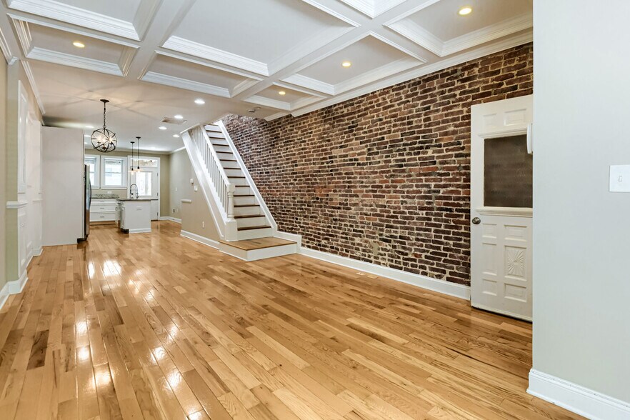 Living Room Open Floor Plan - 331 S East Ave