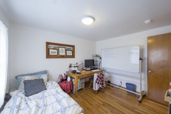 Building Photo - 117 N Butz St