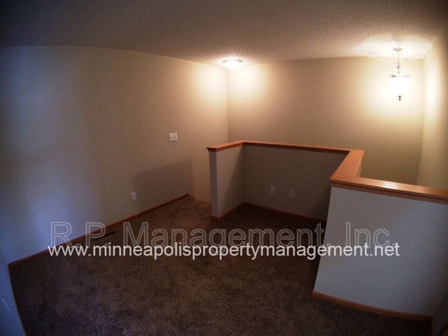 Building Photo - 10800 Hawthorn Trail