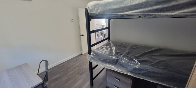 Building Photo - Unit B-Newly Renovated Building , with new...