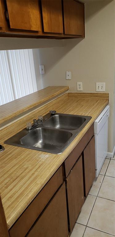 Building Photo - 6633 W Airport Blvd