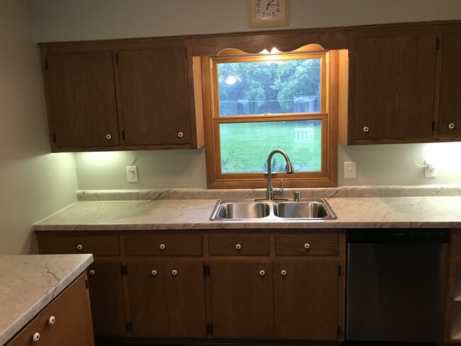 Building Photo - S82W31496 Section Rd