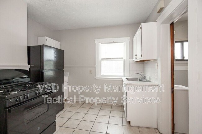 Building Photo - 4409 Bucyrus Ave