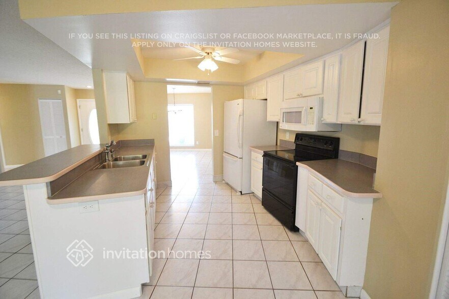 Building Photo - 1624 Carter Oaks Dr