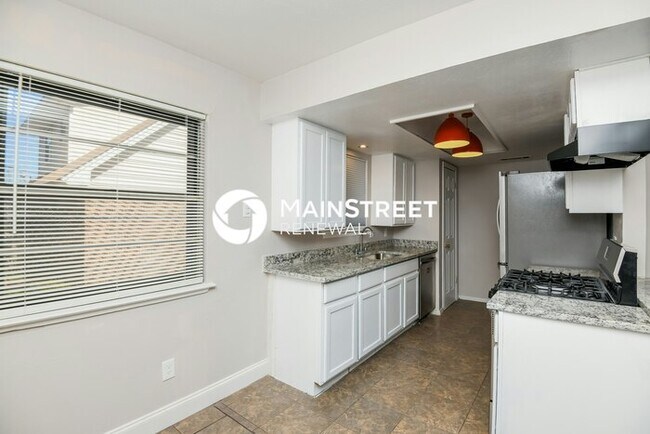 Building Photo - 3 Bedroom Pet-Friendly Home in Irving, TX with Main Street Renewal
