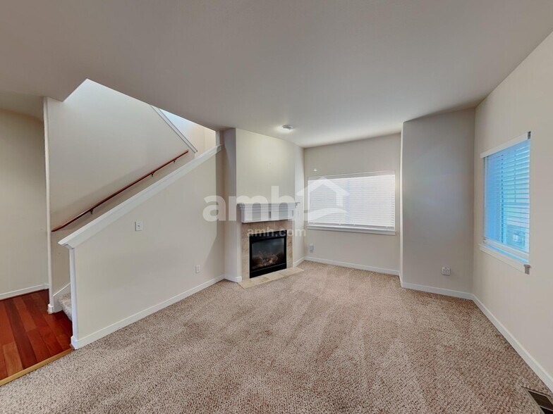 Building Photo - 7341 Rainier Dr