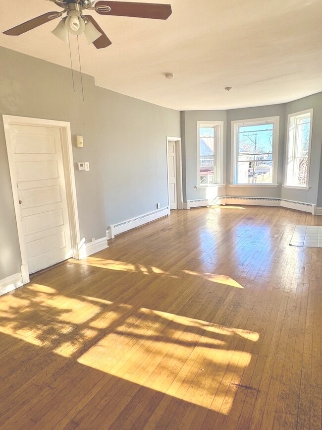 Building Photo - 511 N Taylor Ave