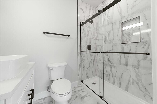 Building Photo - 1210 Brentwood St