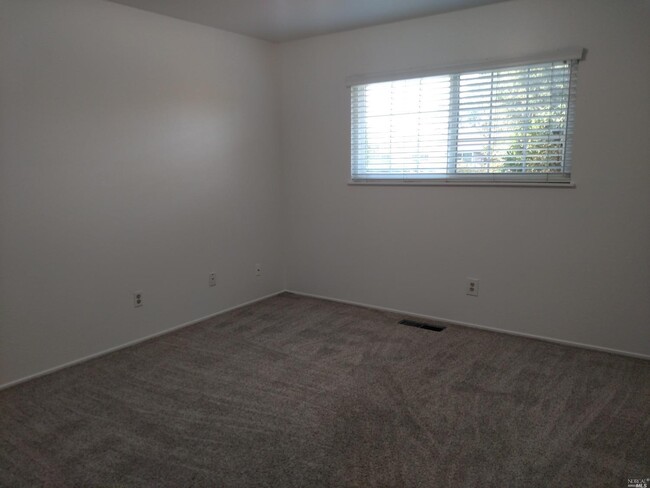 Building Photo - 2514 Bethards Dr