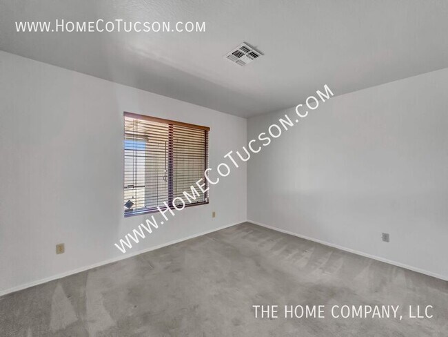 Building Photo - 1519 W Bloomfield Pl
