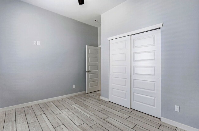 Building Photo - 13110 Emerald Isle St