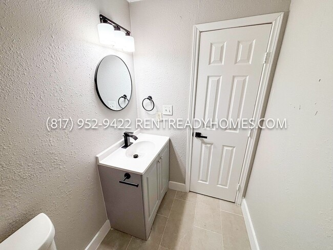 Building Photo - 10302 Davilla Ave