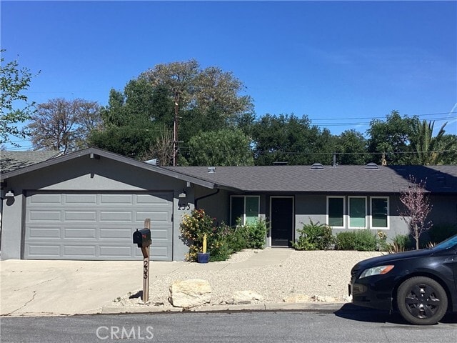 Building Photo - 233 Almon Dr