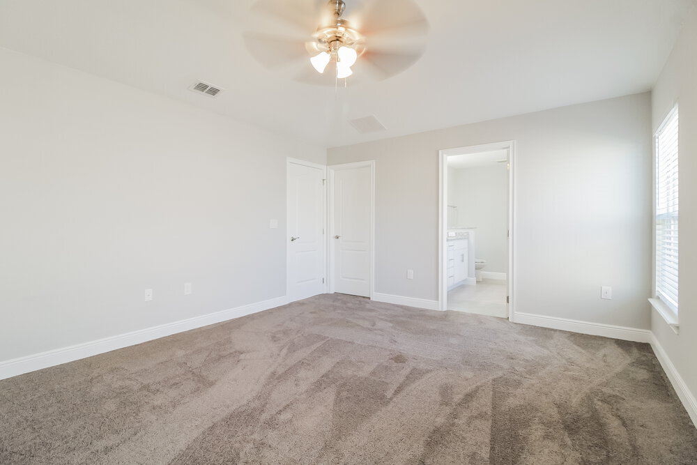 Building Photo - 8 Bradford Ct