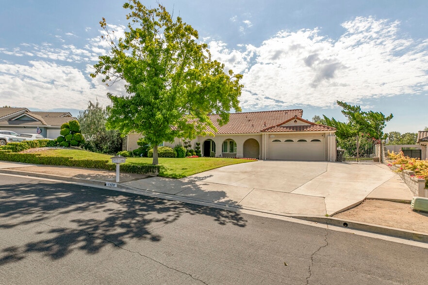 Primary Photo - 10928 Meseta Ave