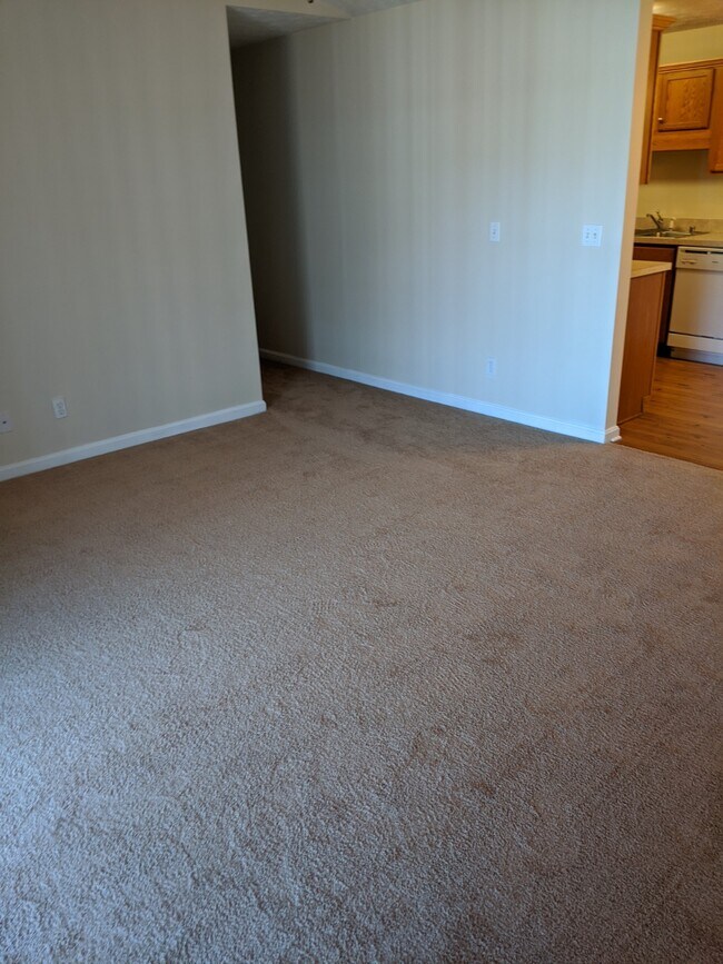 Building Photo - 5601 Chariot Run Dr
