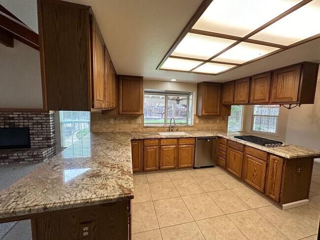 Building Photo - 1780 Paddock Ln