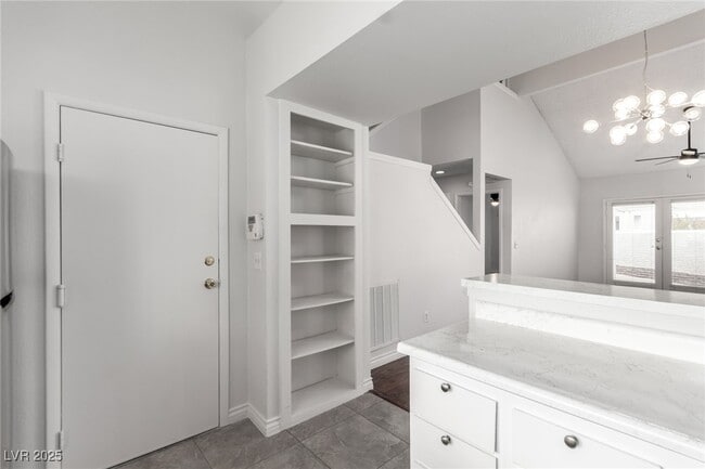 Building Photo - 5644 Vineyard Ln