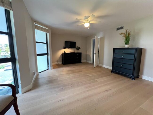 Building Photo - 1800 S Ocean Dr