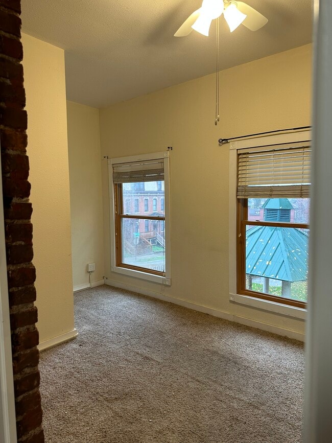 Building Photo - 514 Loras Blvd