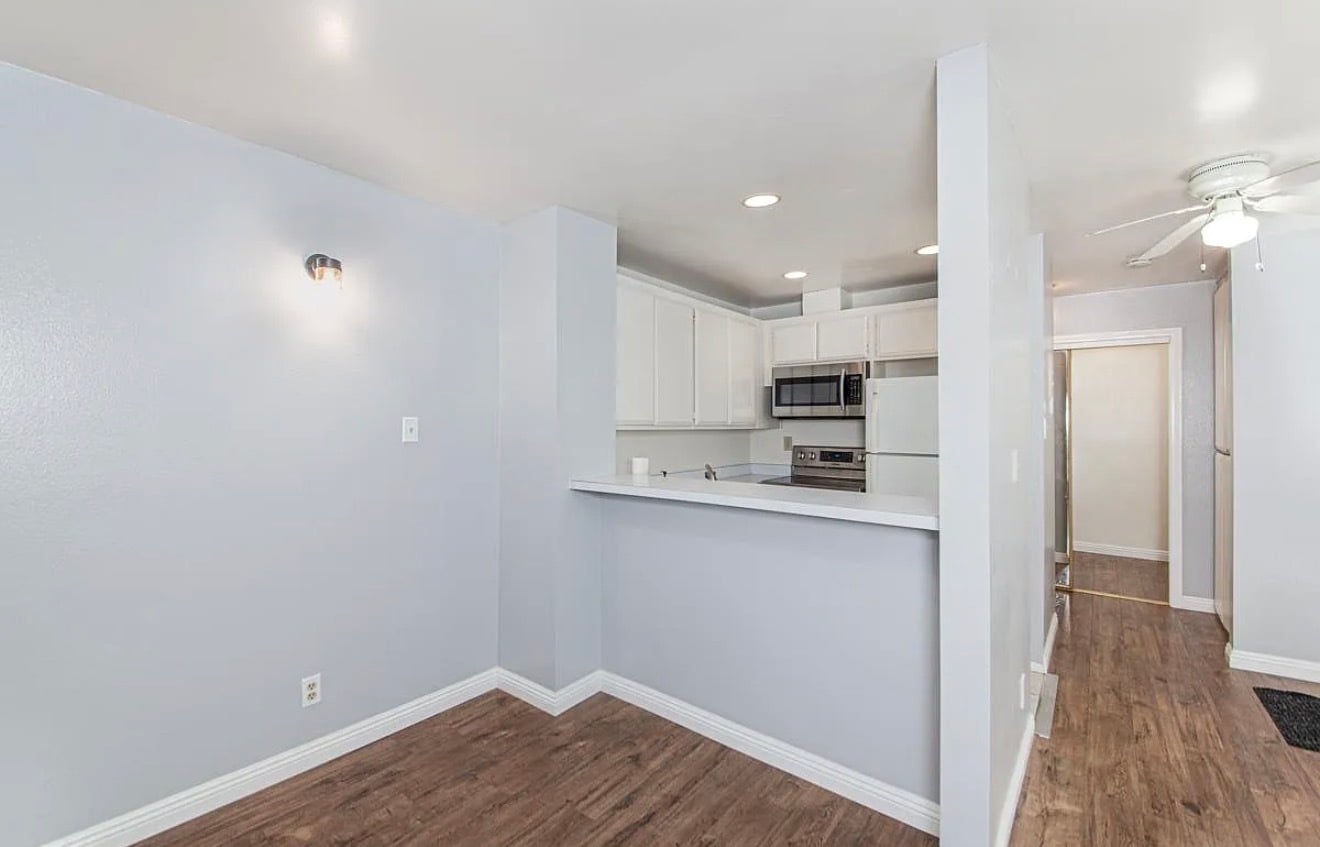 Living area - 7890 E Spring St