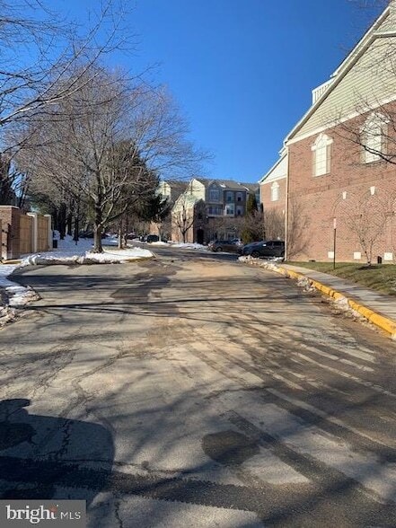 Building Photo - 4120 Vanderbilt Ct