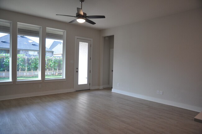Building Photo - 31822 Grand Orch Ln