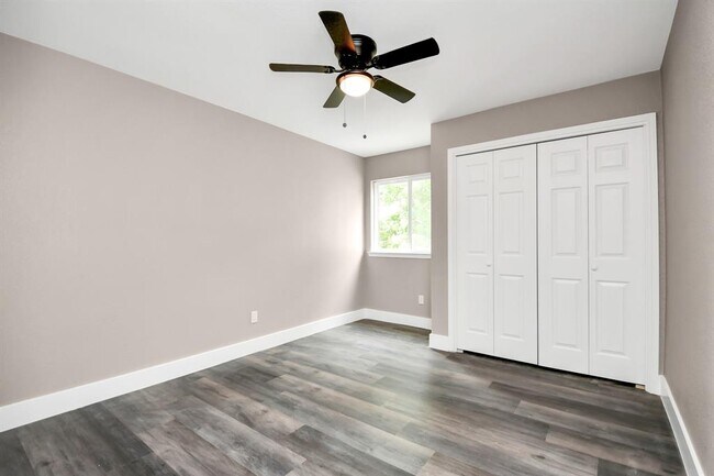Building Photo - 3227 Westwick Dr