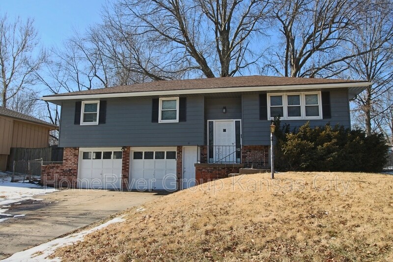 Building Photo - 13808 Bennington Ave