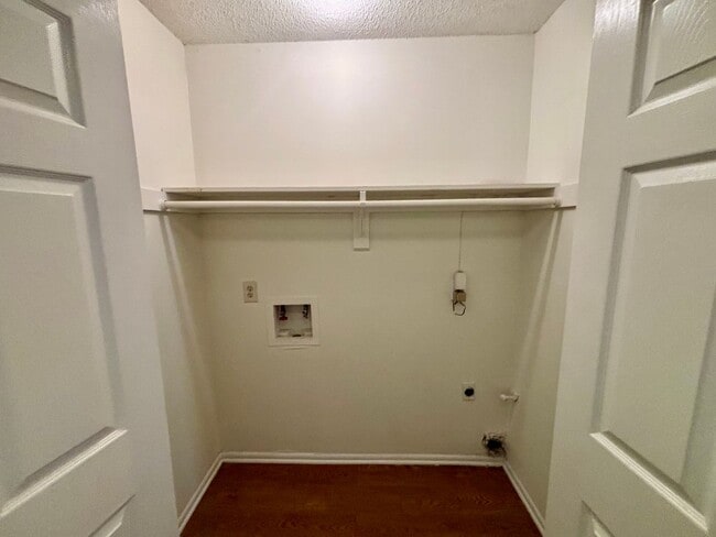 Building Photo - 57 Doranne Ct