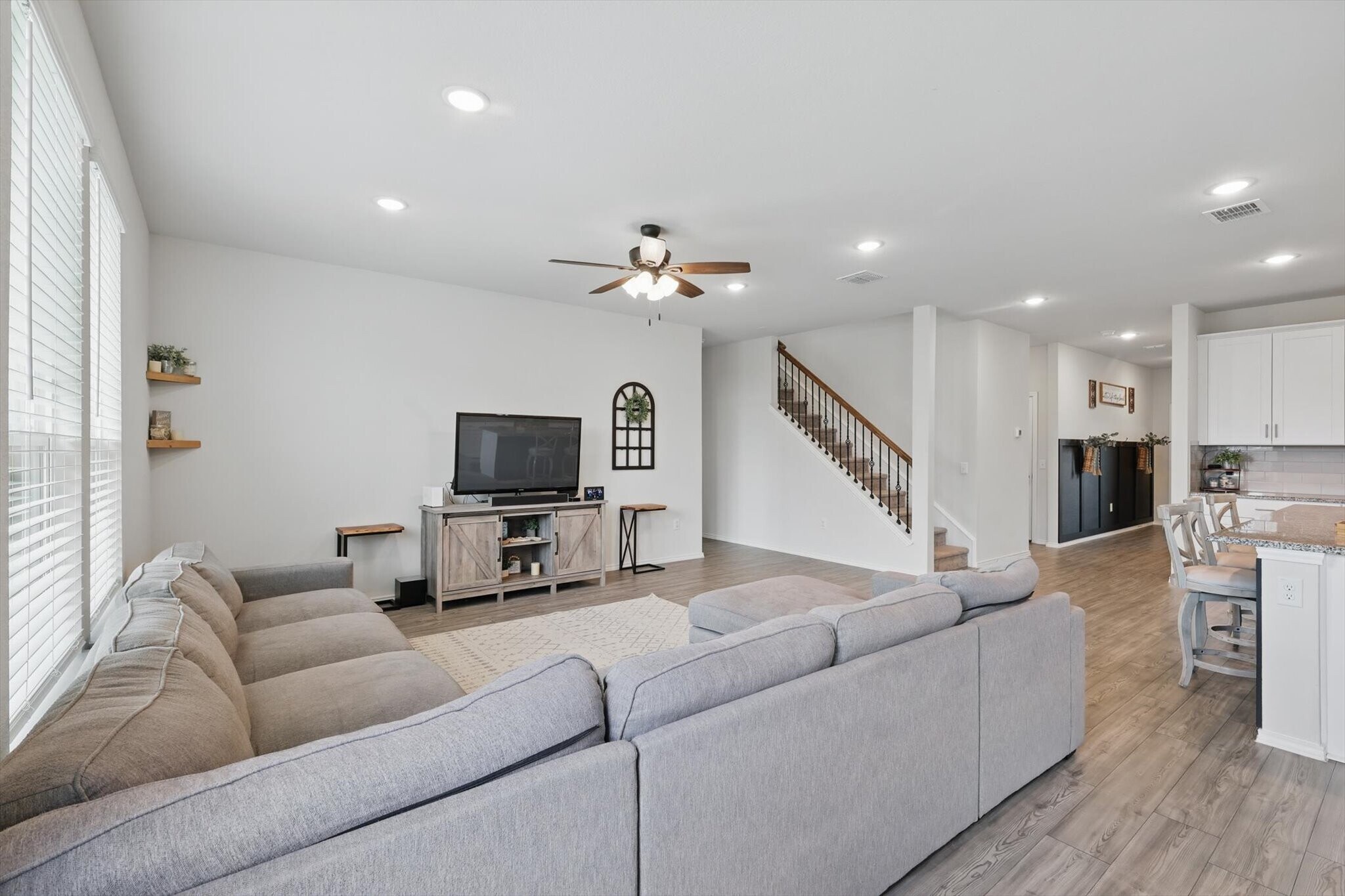 Building Photo - 802 Feldspar Way