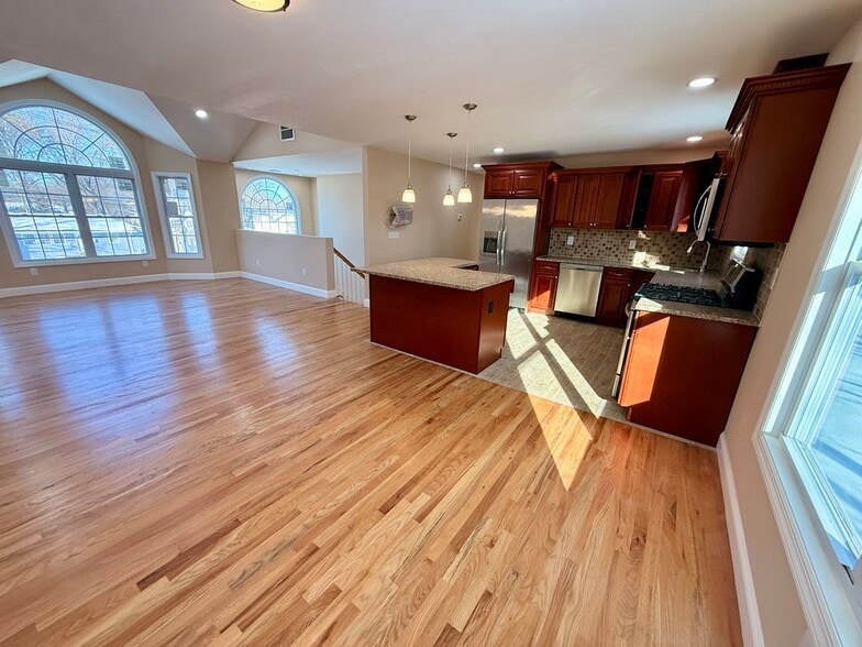 Building Photo - 230 Clark St