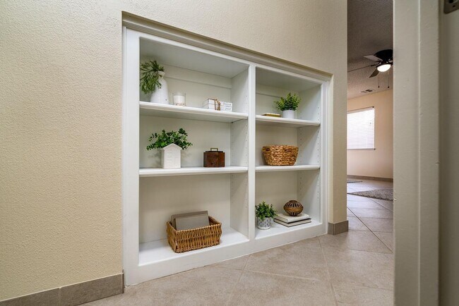 Building Photo - Beautiful 3 bedroom home in Clovis!