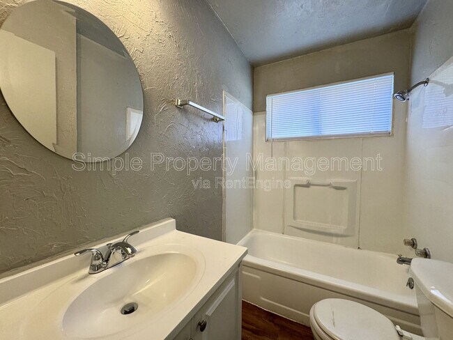 Building Photo - 4717 Creekwood Dr